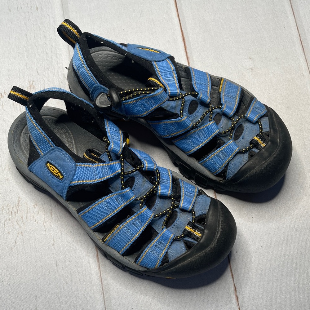Keen Blue and Black Women's Closed-Toe Outdoor Sandals